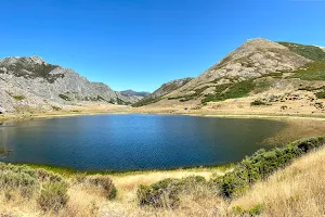 Lago de Isoba image
