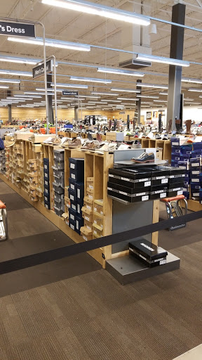 Shoe Store «DSW Designer Shoe Warehouse», reviews and photos, 10060 Reisterstown Rd, Owings Mills, MD 21117, USA