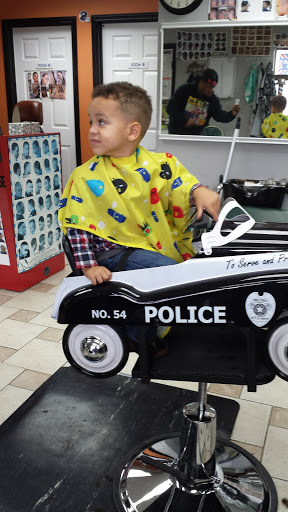 Barber Shop «St. Johns Barber Shop», reviews and photos, 22815 Pacific Hwy S, Des Moines, WA 98198, USA