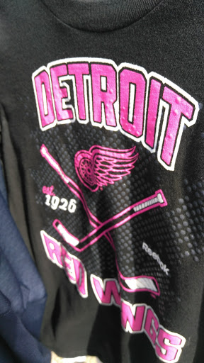 Clothing Store «Fanatic U», reviews and photos, 30409 Ford Rd, Garden City, MI 48135, USA