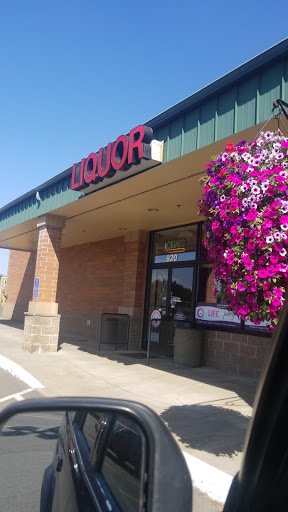 Liquor Store «Silverton Beverage», reviews and photos, 920 N 1st St, Silverton, OR 97381, USA