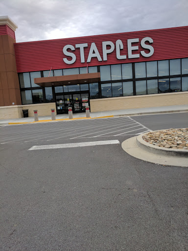 Office Supply Store «Staples», reviews and photos, 713 Winfield Dunn Pkwy, Sevierville, TN 37876, USA