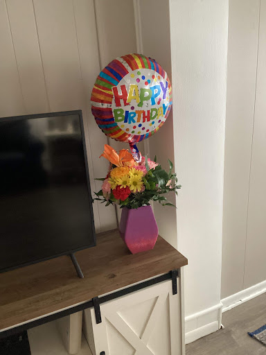 Florist «Water Lily Flower Shop», reviews and photos, 7150 W Higgins Ave, Chicago, IL 60656, USA