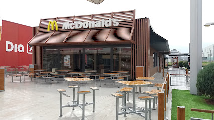 McDonald,s - C. Clavijo, 65, 26007 Logroño, La Rioja, Spain