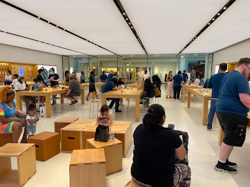 Computer Store «Apple Annapolis», reviews and photos, 1735 Annapolis Mall Rd, Annapolis, MD 21401, USA