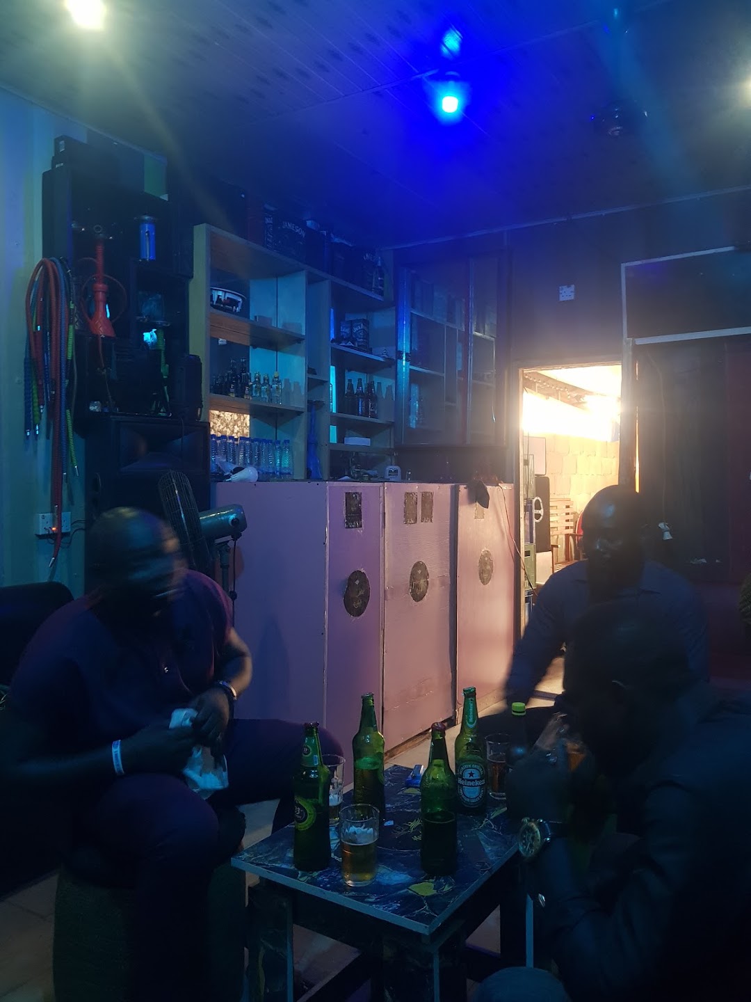 DIAMOND HOOKAH LOUNGE