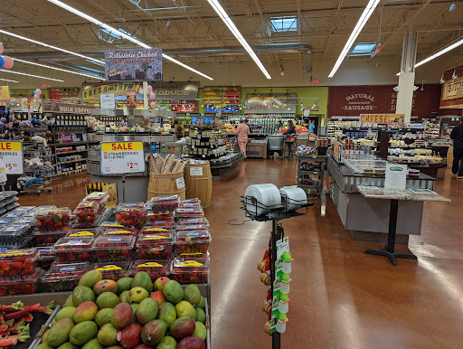 Grocery Store «Fresh Thyme Farmers Market- Downers Grove», reviews and photos, 325 Ogden Ave, Downers Grove, IL 60515, USA