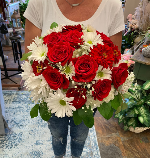 Florist «Artistic Floral», reviews and photos, 878 W Eads Pkwy, Lawrenceburg, IN 47025, USA