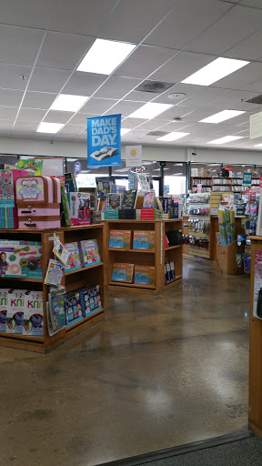 Book Store «Half Price Books», reviews and photos, 713 Harwood Rd, Bedford, TX 76021, USA
