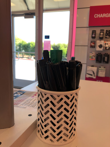 Cell Phone Store «T-Mobile», reviews and photos, 25965 Industrial Blvd #105, Hayward, CA 94545, USA