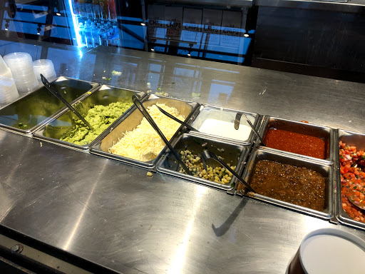 Mexican Restaurant «Chipotle Mexican Grill», reviews and photos, 940 S Waukegan Rd, Waukegan, IL 60085, USA