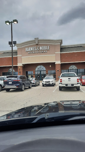 Book Store «Barnes & Noble», reviews and photos, 4015 Medina Rd, Akron, OH 44333, USA