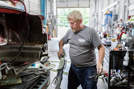 Auto Body Shop «Hendricks Automobile Body Co», reviews and photos, 535 Quaker Hwy, Uxbridge, MA 01569, USA