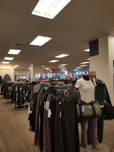 Department Store «Nordstrom Rack Downtown DC», reviews and photos, 1800 L St NW, Washington, DC 20036, USA
