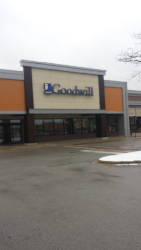 Thrift Store «Goodwill Store & Donation Center», reviews and photos, 6300 Kingery Hwy #25, Willowbrook, IL 60527, USA