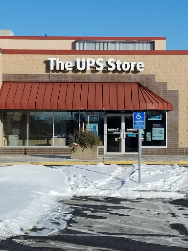 Shipping and Mailing Service «The UPS Store», reviews and photos, 7964 Brooklyn Blvd, Brooklyn Park, MN 55445, USA