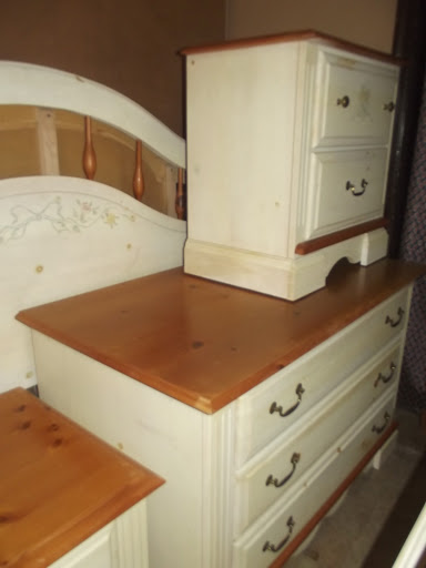 Junk Store «Family Thrift Store», reviews and photos, 1207 N Royal Ave, Front Royal, VA 22630, USA