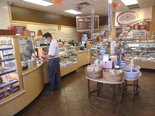 Shopping Mall «Rio Grande Valley Premium Outlets», reviews and photos, 5001 E Expy 83, Mercedes, TX 78570, USA