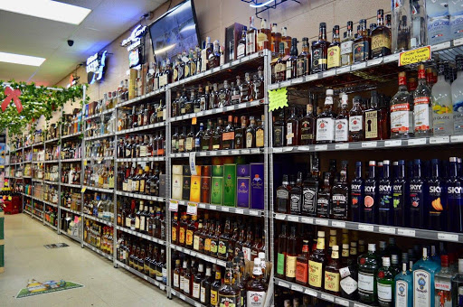 Liquor Store «Scores Liquors», reviews and photos, 6714 Shepherdsville Rd, Louisville, KY 40228, USA