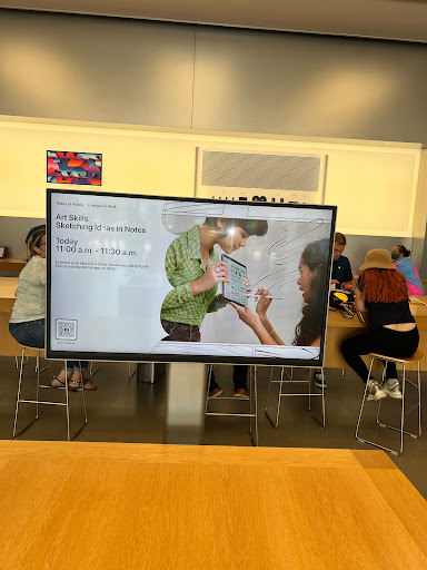 Computer Store «Apple Evergreen Walk», reviews and photos, 401 Evergreen Way, South Windsor, CT 06074, USA