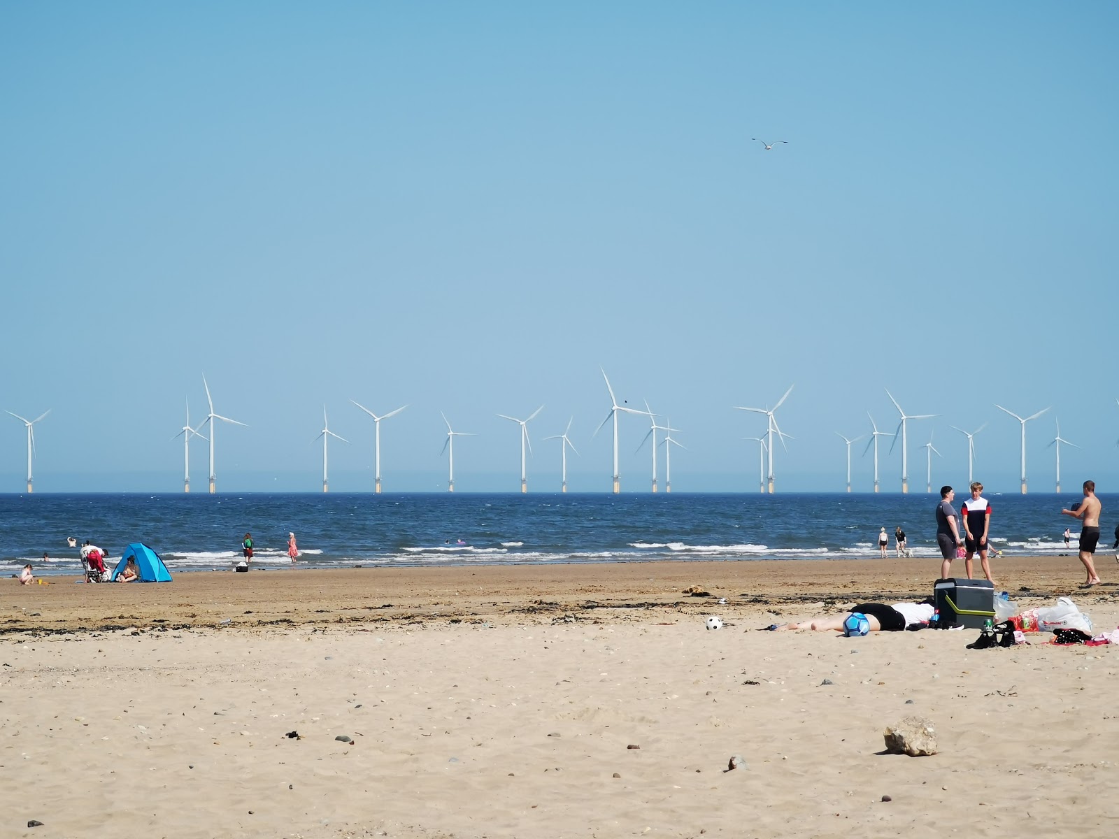 Foto di Seaton Carew beach con una superficie del acqua turchese