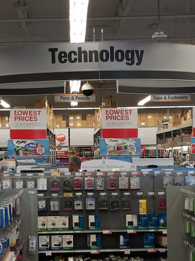 Office Supply Store «Staples», reviews and photos, 6104 Sepulveda Blvd, Van Nuys, CA 91411, USA
