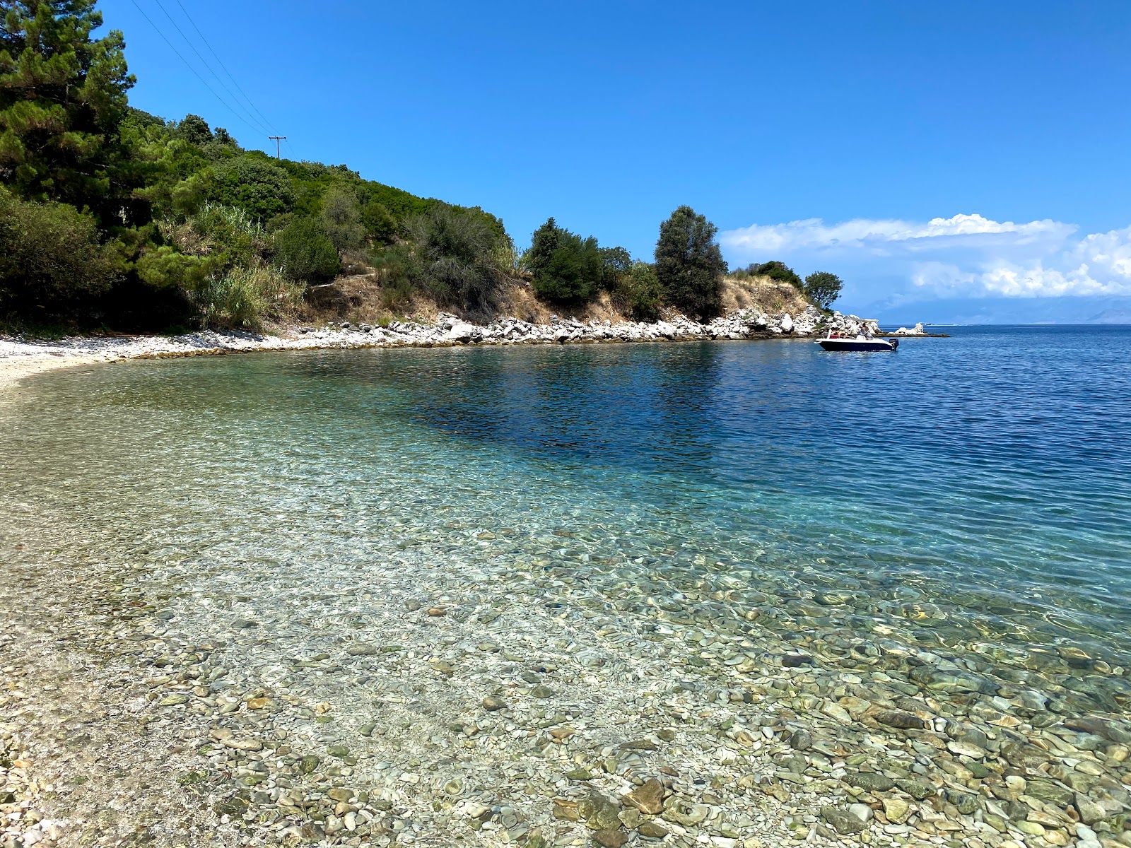 Foto van Seki Bay Beach met turquoise puur water oppervlakte