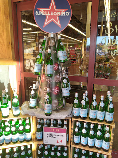 Grocery Store «Fresh Thyme Farmers Market- Troy MI», reviews and photos, 901 E Big Beaver Rd, Troy, MI 48083, USA