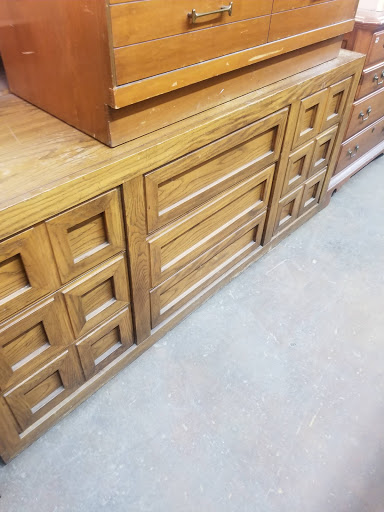 Used Furniture Store «C&D Second Chance», reviews and photos, 201 N Poplar Ave, Sanford, FL 32771, USA