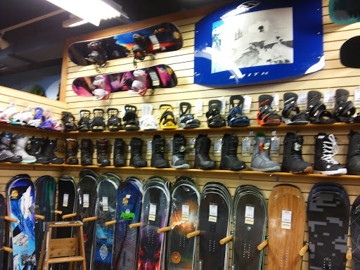 Sporting Goods Store «Peter Glenn Ski & Sports», reviews and photos, 1350 Linton Blvd, Delray Beach, FL 33444, USA