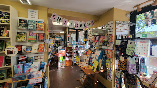Book Store «Book Ends», reviews and photos, 559 Main St, Winchester, MA 01890, USA