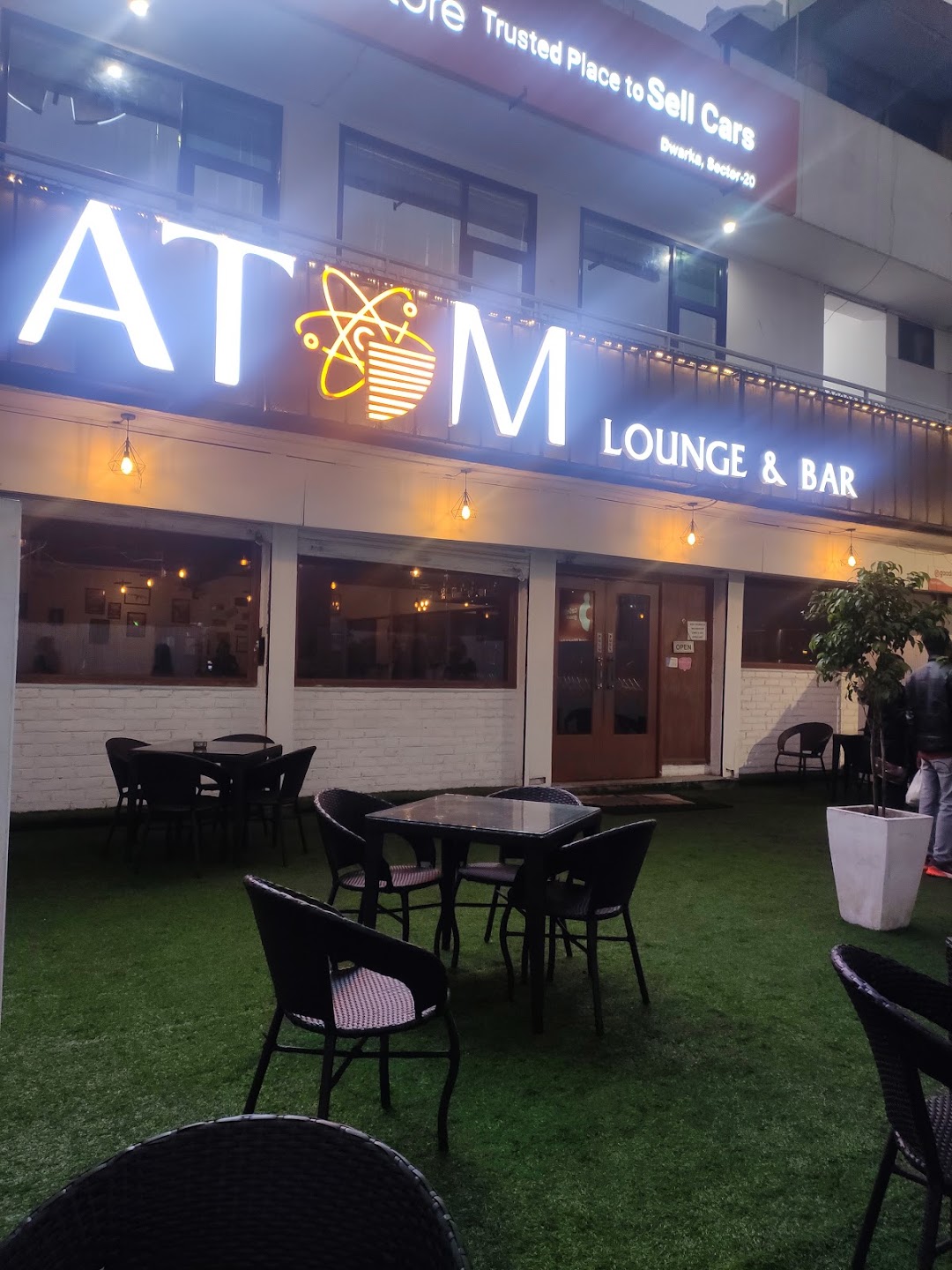 ATOM Lounge & Bar