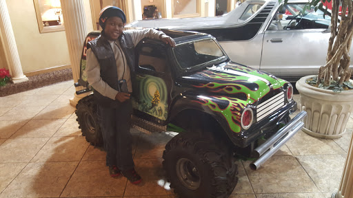 Auto Body Shop «Logan Auto Body Shop», reviews and photos, 6651 S State St, Chicago, IL 60637, USA