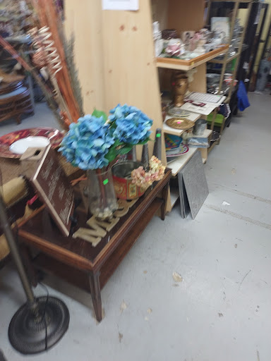 Second Hand Store «Animal Helpers ReTAIL», reviews and photos, 1601 Savannah Hwy, Charleston, SC 29407, USA