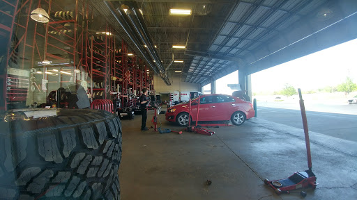 Discount Tire Store - Muncie, IN, 6210 W McGalliard Rd, Muncie, IN 47304, USA, 