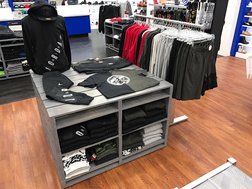 Shoe Store «Shiekh Shoes», reviews and photos, 986 Southcenter Mall, Tukwila, WA 98188, USA