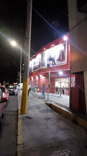 Stores to buy women's black boots Puebla