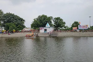 Tameshwar Nath Temple Pond image