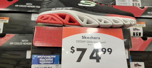 Shoe Store «Shoe Carnival», reviews and photos, 2105 N Prospect Ave, Champaign, IL 61822, USA