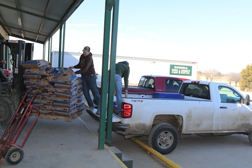 Animal Feed Store «Russell Feed & Supply Decatur», reviews and photos, 1817 US-287, Decatur, TX 76234, USA