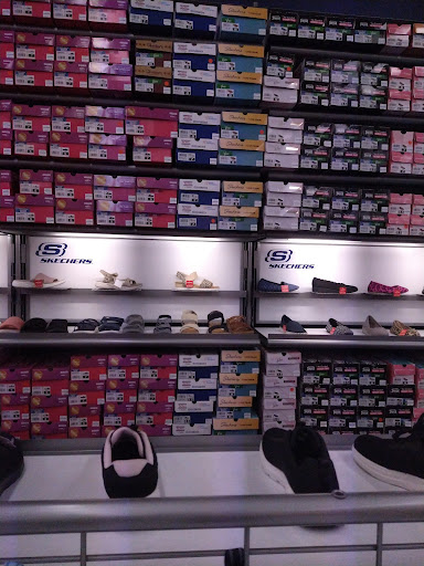Sporting Goods Store «Nike Factory Store», reviews and photos, 6800 N 95th Ave #590, Glendale, AZ 85301, USA