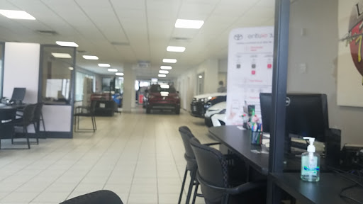 Car Dealer «LaFontaine Toyota», reviews and photos, 2027 S Telegraph Rd, Dearborn, MI 48124, USA