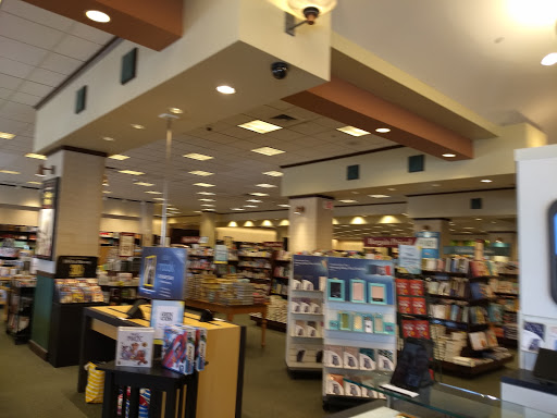 Book Store «Barnes & Noble», reviews and photos, 444 Broadway, Saugus, MA 01906, USA