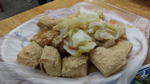 四川牛肉麵 鍋貼 臭豆腐 的照片