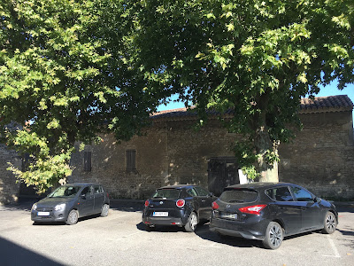 Parking de l’école à Barjac