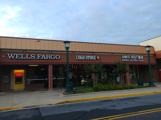 Cold Stone Creamery, 5705 Burke Centre Pkwy, Burke, VA 22015, USA, 