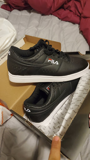 Shoe Store «Rack Room Shoes», reviews and photos, 4744 Valley View Blvd NW, Roanoke, VA 24012, USA