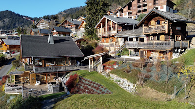 Les Loups : Chalets de Luxe (idéal pour groupe, séminaires) avec Spa, proche pistes de ski à Chatel en Haute-Savoie à Châtel