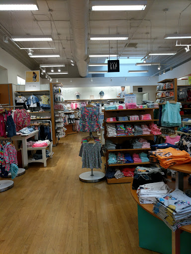 Clothing Store «Gap», reviews and photos, 1225 Pacific Ave, Santa Cruz, CA 95060, USA