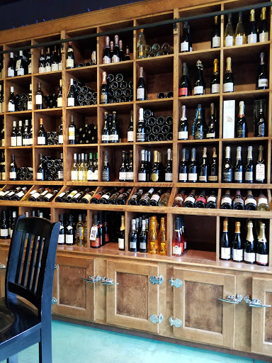 Liquor Store «Lush Wine & Spirits», reviews and photos, 1412 W Chicago Ave, Chicago, IL 60642, USA